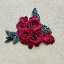 薔薇刺繍モチーフ　12.5cm * 11cm 1枚目の画像