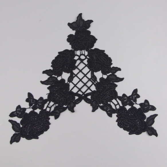ブラックフラワー刺繍モチーフ　27.5cmx29cm 5枚目の画像