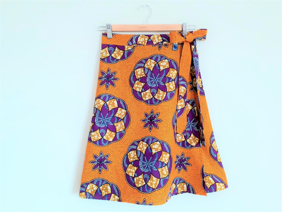 アフリカ布巻きスカート (ひざ丈) 2枚目の画像