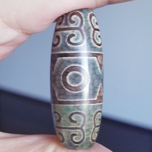 チベット 如意三眼虎牙天珠 ビーズ momobeabh 通販 10784854｜Creema