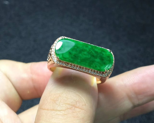 セール！G074ミャンマーAジェイド本翡翠　ゴールド18Kダイヤ緑リング 0_1814282743808d6e81b3cfeb8082