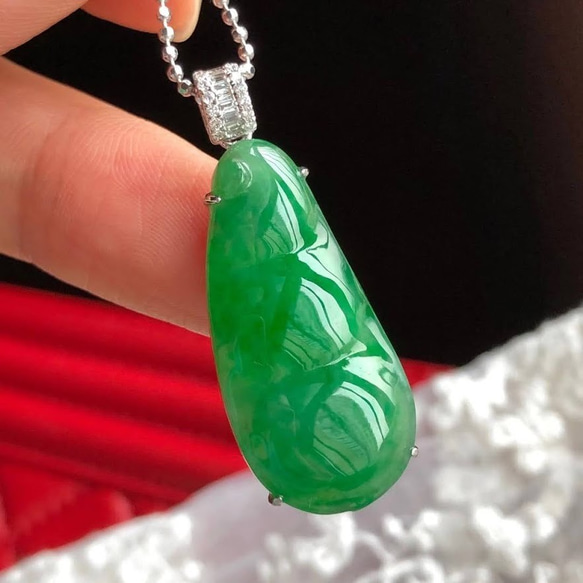 本翡翠k18金ラベンダー福豆ネックレス