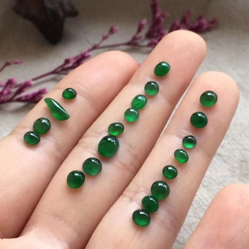 830 受注制作 天然 陽緑 本翡翠 18k金ゴールド リング ダイヤモンド