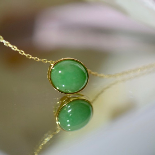 天然本翡翠(A貨)ピース型、ゴールド18 K金チャーム、ペンダント￼もOK 天然本翡翠(A貨)ピース型、ゴールド18 K金チャーム、ペンダント￼もOK