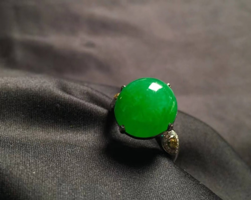 891 受注制作 極上品 k18金ゴールド 天然 陽緑 本翡翠 豪華 リング