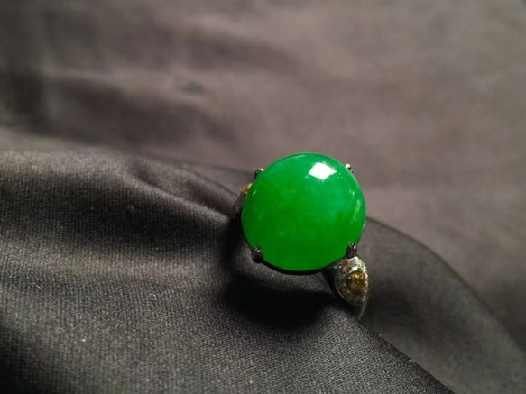 891 受注制作 極上品 k18金ゴールド 天然 陽緑 本翡翠 豪華 リング