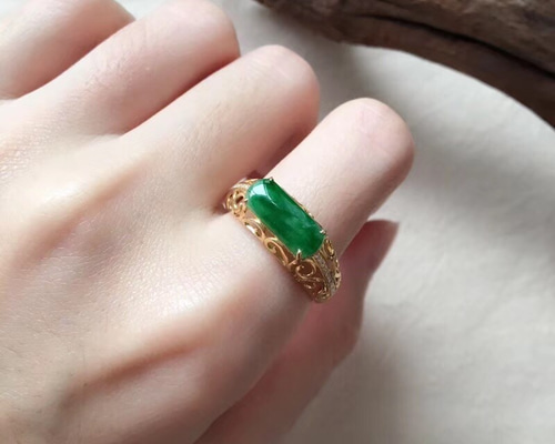 Ruby　K18金　氷翡翠 ダイヤ リング ミャンマー産天然ヒスイ 170 受注制作 k18金ゴールド ミャンマー産 濃緑 本翡翠 ヒスイ