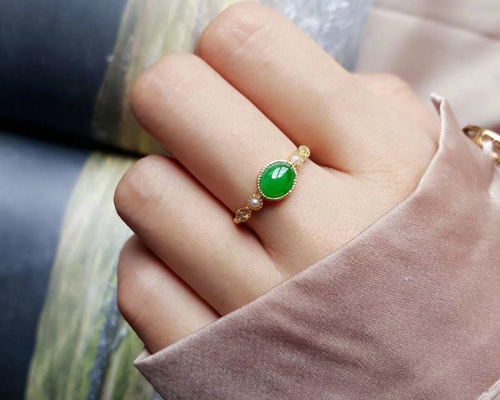 189 受注制作 k18金ゴールド ミャンマー産 氷種 陽緑 本翡翠 ヒスイ