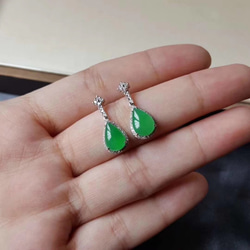 319 k18金ゴールドピアス 翡翠 雫翡翠ピアス ダイヤモンドピアス