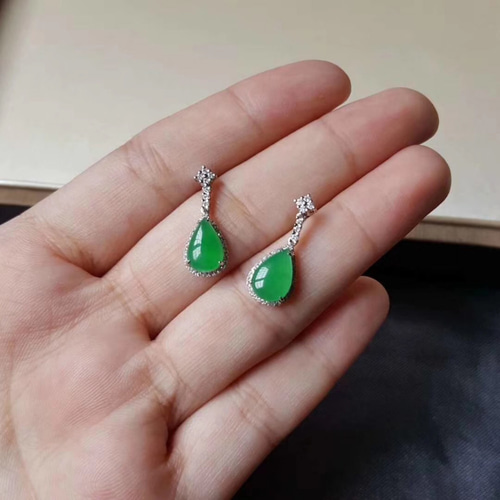 319 k18金ゴールドピアス 翡翠 雫翡翠ピアス ダイヤモンドピアス 指輪