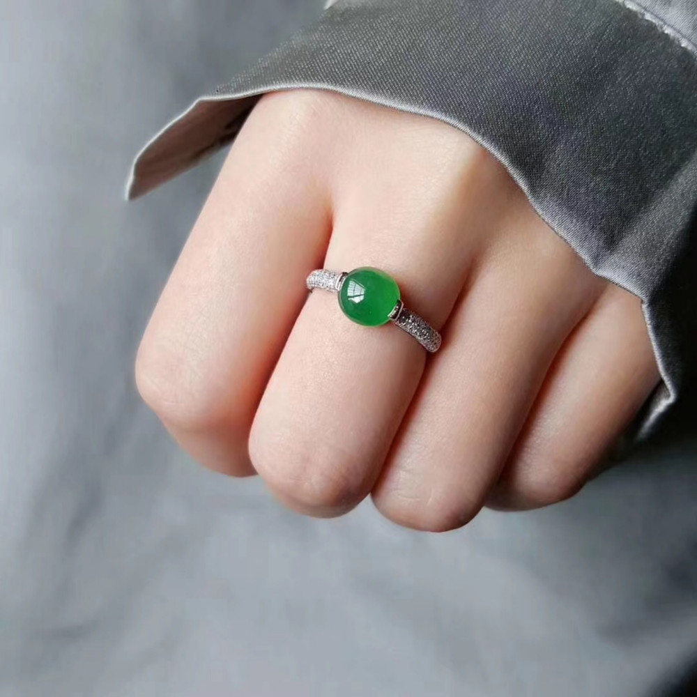 本翡翠ミャンマー氷種❄️陽緑⭐️18金金具⭐️天然ダイヤモンド