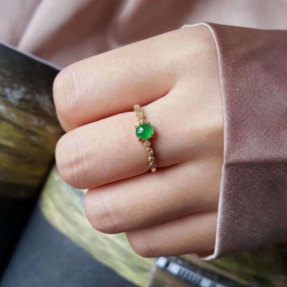 325 k18金ゴールド ミャンマー産 氷種 陽緑 本翡翠 ヒスイ