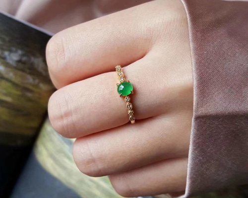 325 k18金ゴールド ミャンマー産 氷種 陽緑 本翡翠 ヒスイ