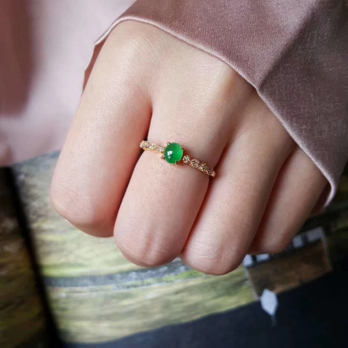 325 k18金ゴールド ミャンマー産 氷種 陽緑 本翡翠 ヒスイ