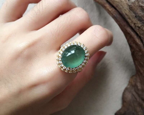 本翡翠指輪　k18 氷種ヒスイ リング　ダイヤ　高級品　陽緑　ダイヤモンド 本翡翠指輪 リング 可愛い 濃いブルー 高氷ヒスイ k18 ダイヤ 高級品