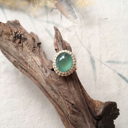 本翡翠指輪　k18 氷種ヒスイ リング　ダイヤ　高級品　陽緑　ダイヤモンド 365 極上品 青緑 氷種 本翡翠 18k金 ダイヤモンド リング 指輪 結婚