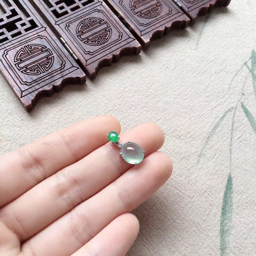 超美品‼️新作❣️天然A貨翡翠　【幸運を招く】氷種紅翡翠一連ネックレス　鑑定書付き 超美品‼️新作❣️天然A貨翡翠 【幸運を招く】氷種紅
