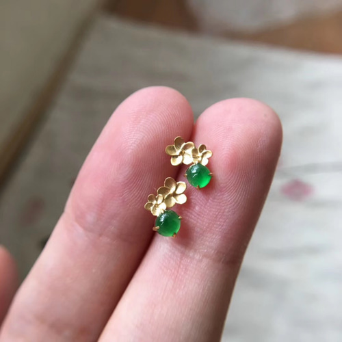 本翡翠　クリスタル種、陽緑、k18金ピアス 426 受注制作 k18金ゴールド グアテマラ産 陽緑 氷種 ヒスイ 本