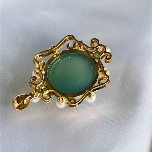 K18金天然翡翠ブローチ 庄MZp223 天然ジェイダイト ヒスイ K18ゴールド