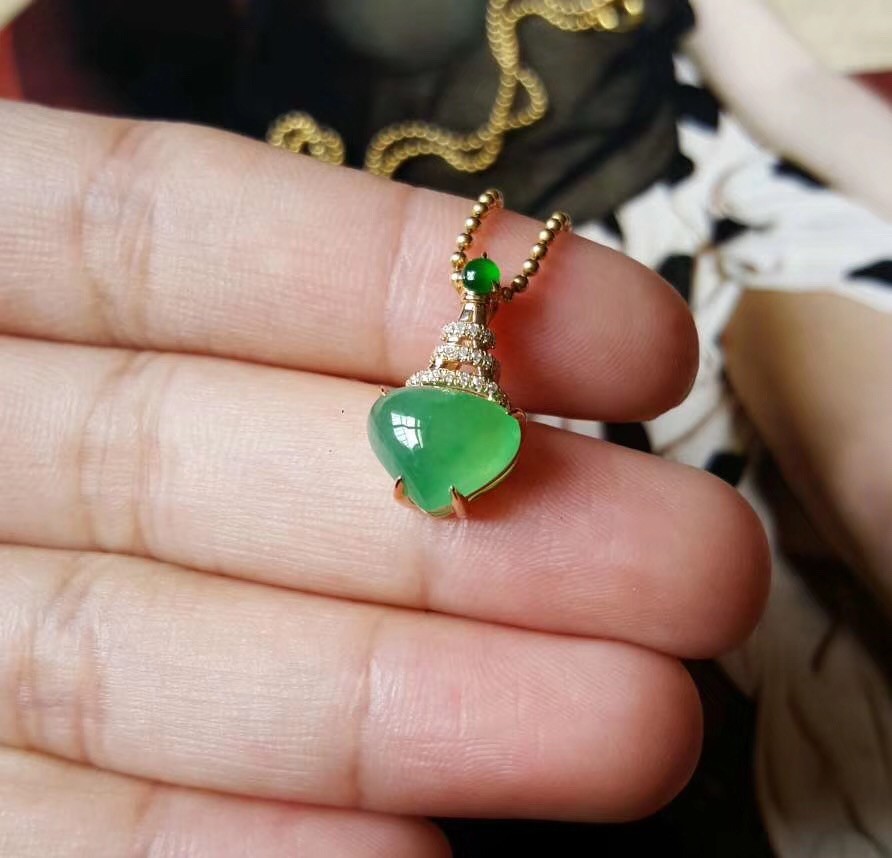 14K/585刻印　金製金具　本翡翠ネックレストップ2点　東Y7-0507ア㉝