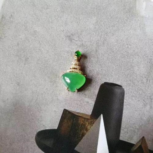 598 受注制作 天然 A貨 翡翠 18K金ゴールド ダイヤモンド