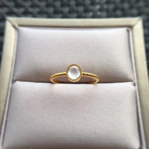 692 受注制作 k18金ゴールド 天然 白氷 本翡翠 楕円 リング 指輪