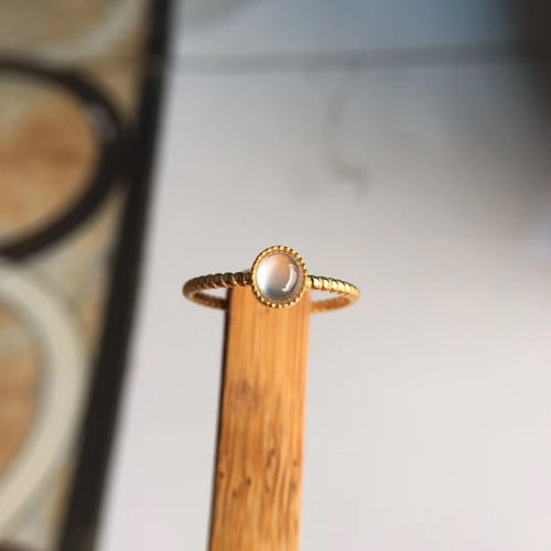 692 受注制作 k18金ゴールド 天然 白氷 本翡翠 楕円 リング 指輪