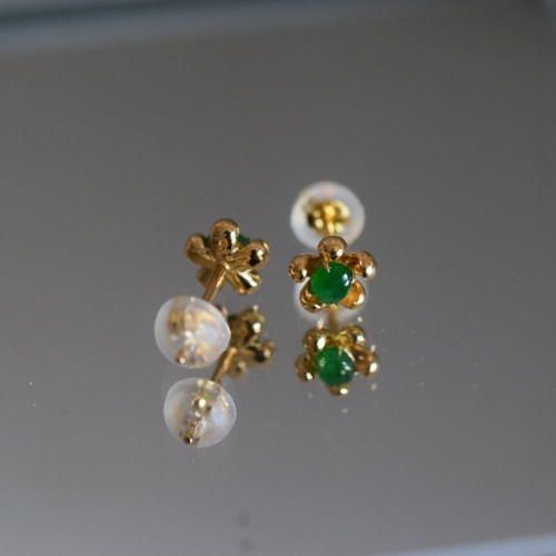 571 現品 k18金 ゴールド 天然 陽緑 本翡翠 花 ピアス 571 現品 k18金 ゴールド 天然 陽緑 本翡翠 花 ピアス