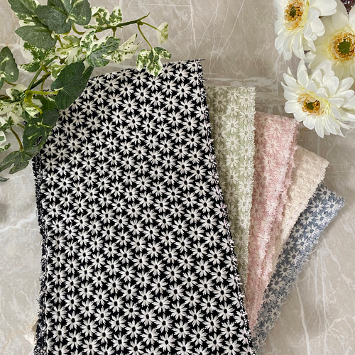 ダブルガーゼのマーガレット刺繍半衿 黒 和装小物（帯・半襟