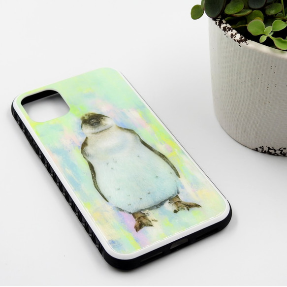 ☆iPhone13、SE3対応☆「ペンギン子」強化ガラス使用iPhone用スマホケース (受注生産） 1枚目の画像