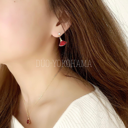 送料無料】トライアングルピアス スワロ 赤ピアス ゴールド レッド