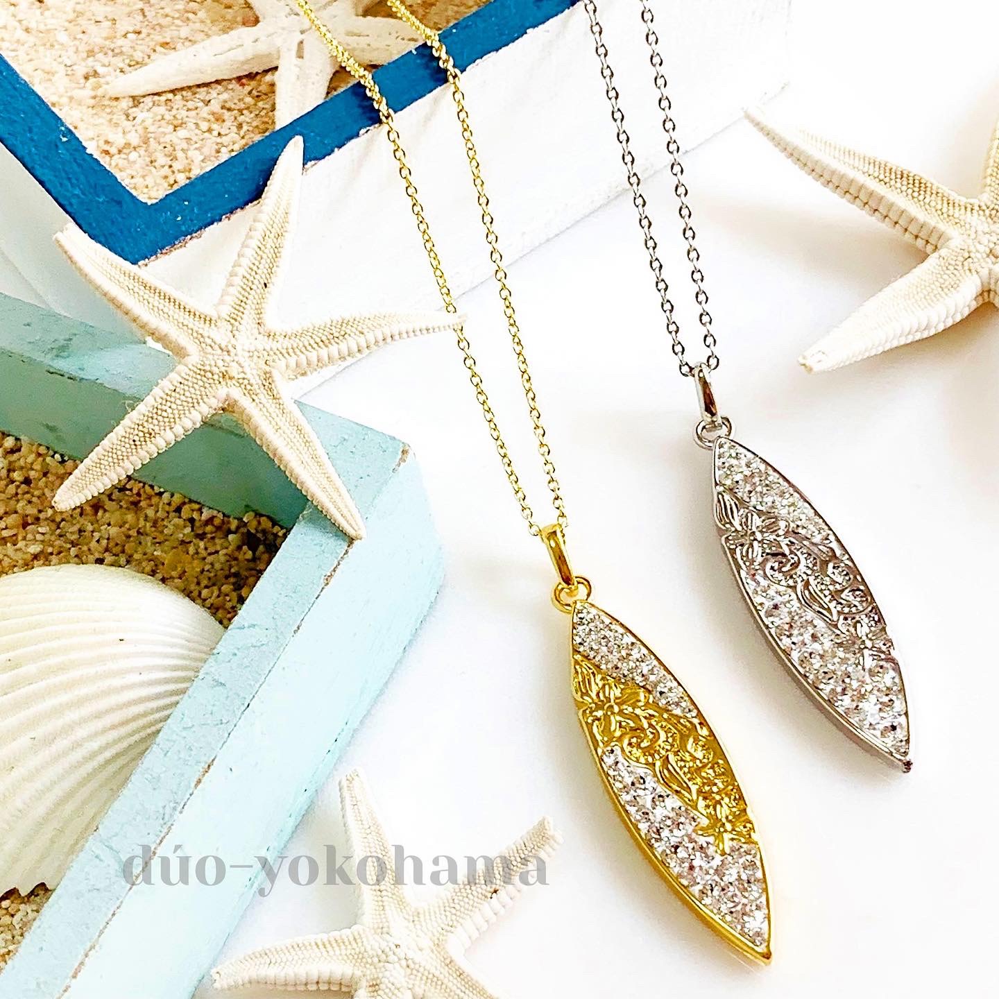 【送料無料】サーフボードネックレス　ハンドメイド　スワロフスキー　クリスタル　リーフ　夏