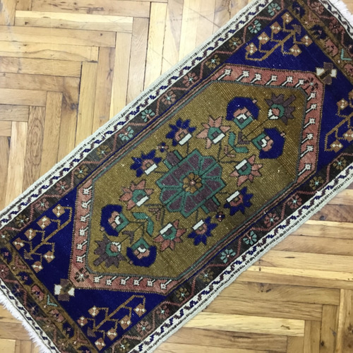 大流行中！ 117×50cm【アフガニスタン手織り絨毯 カールモハメディ ラグ・カーペット