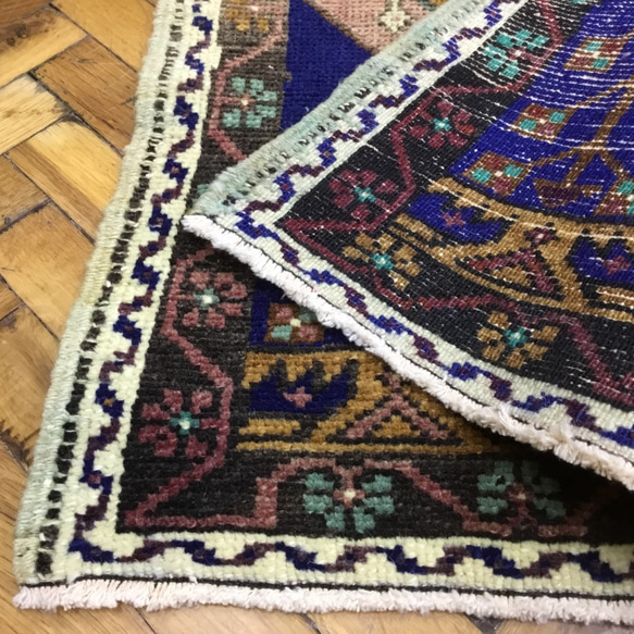 手織りトルコ絨毯 113x50cm ヴィンテージラグ 5枚目の画像