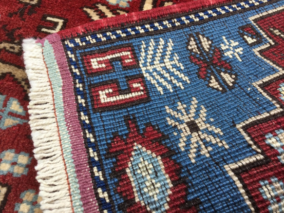 【送料無料】手織りトルコ絨毯 64x59cm ヴィンテージ ラグ 座布団サイズ 4枚目の画像