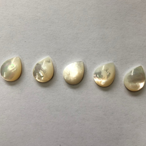 白蝶貝 ホワイトシェル マザーオブパール 9x11ペアシェイプ 天然石