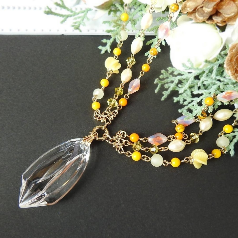 ビタミンカラーの３連ネックレス