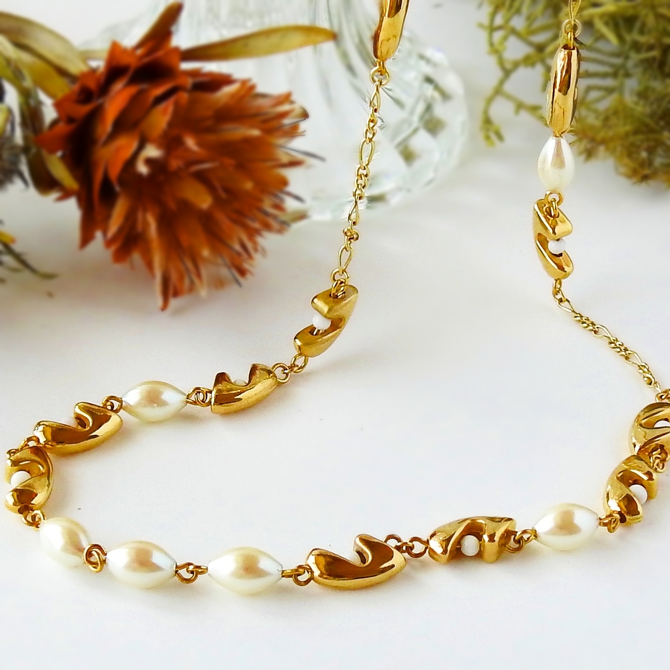 変形ビーズとなつめパールのロングネックレス