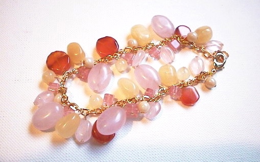 ローズクォーツ、カーネリアン、ハニーストーンがたわわに揺れるブレスレット ジューシィーフルーツ
