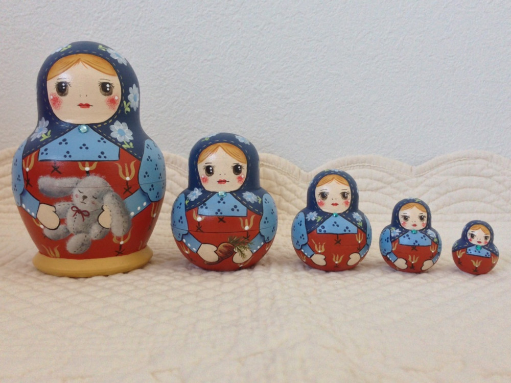 北欧フラワー柄ふっくらマトリョーシカ