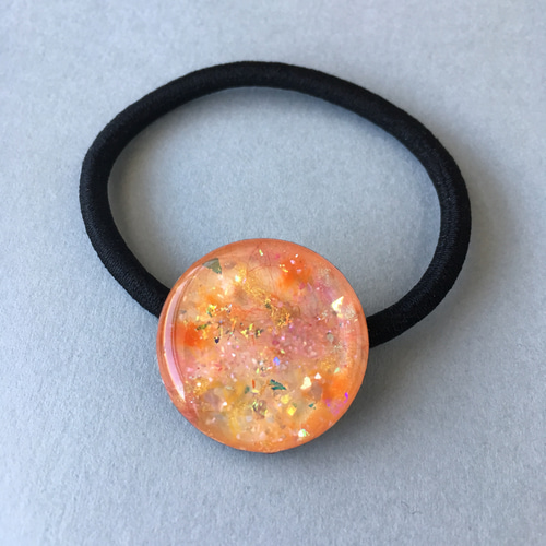 ハンドメイド ヘアゴム オレンジと透明のレジン製 ハンドメイド ヘアゴム オレンジと透明のレジン製