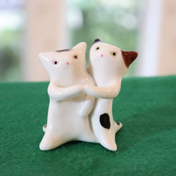 Shall We Dance?　ペア猫　白磁の猫の置物　『毎日が楽しくなるニャー』 1枚目の画像
