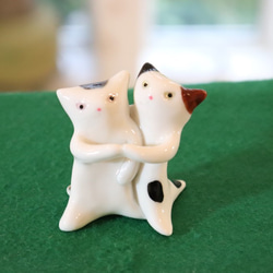 Shall We Dance?　ペア猫　白磁の猫の置物　『毎日が楽しくなるニャー』 3枚目の画像