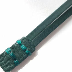 ヌメ革製ネックストラップ（緑色・長さ４４cm）送料込価格 2枚目の画像