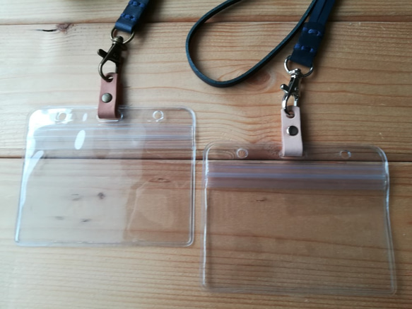ヌメ革製ネックストラップカードホルダー付き（紺色・長さ：４７ｃｍ・４４ｃｍ） 2枚目の画像