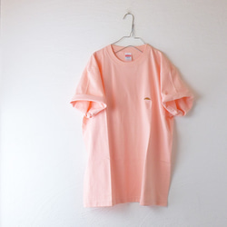 【アプリコット】カラーTシャツ；クロワッサン刺繍付き 1枚目の画像