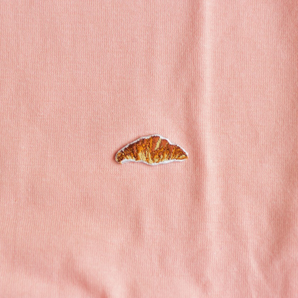 【杏色】彩色T卹；牛角麵包刺繡 第5張的照片