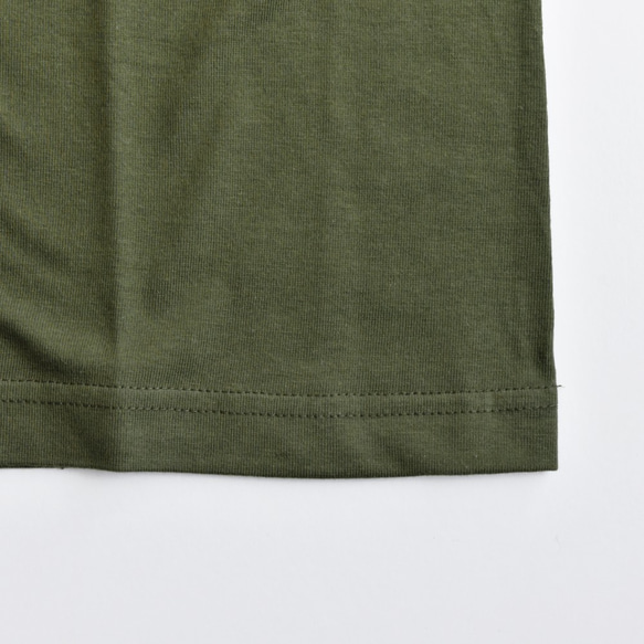 【フォレストグリーン】カラーTシャツ；クロワッサン刺繍付き 3枚目の画像