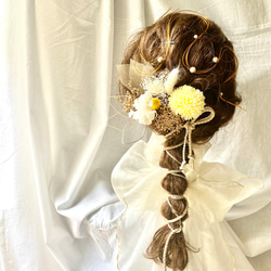 ピンポンマムと飾り紐と水引の髪飾り　パールピン付き　白　／結婚式　成人式　卒業式　ヘッドドレス　 2枚目の画像