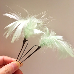 ふわふわ羽根の髪飾りセット ペールグリーン 2枚目の画像